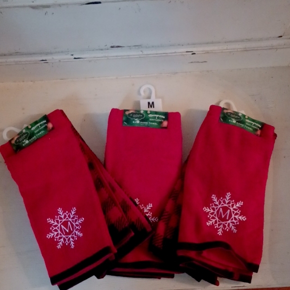 MONOGRAMS SENTIMENTS Three 2-Pack Sets Snowflake Red White Hand Towels - Picture 2 of 7
